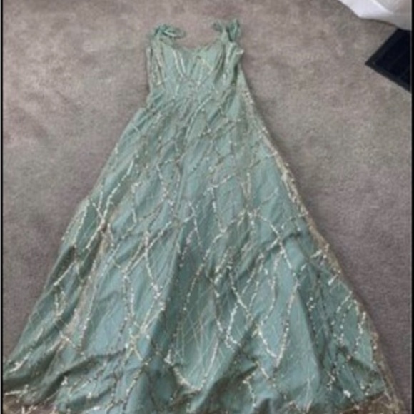 Prom Dress - Picture 2 of 4